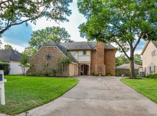 10322 Summerhill Dr, Houston, TX 77070