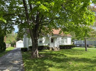 4005 Elmwood Ave, Saint Matthews, KY 40207