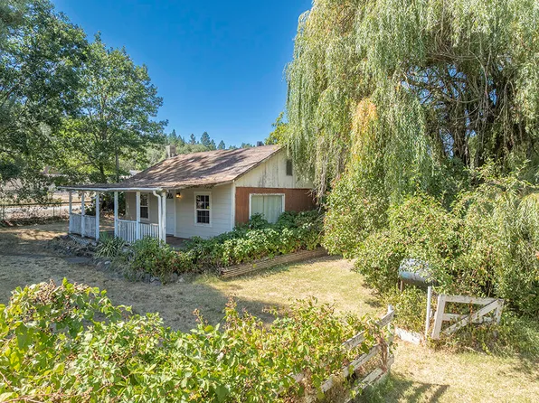 198 W Woodside St, Grants Pass, OR 97527