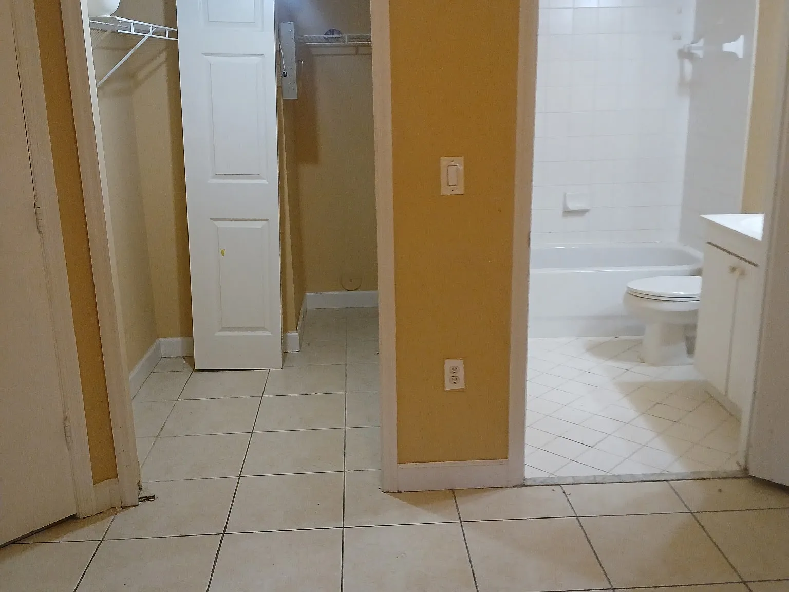 2 bed, 822 sqft, $2,200 — Photo 3