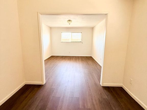 5th image of 1636 W Pine Ave