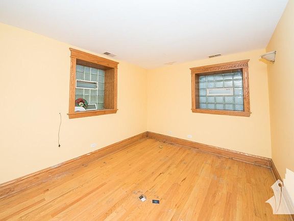 4th image of 2601 N Sawyer Ave APT 3