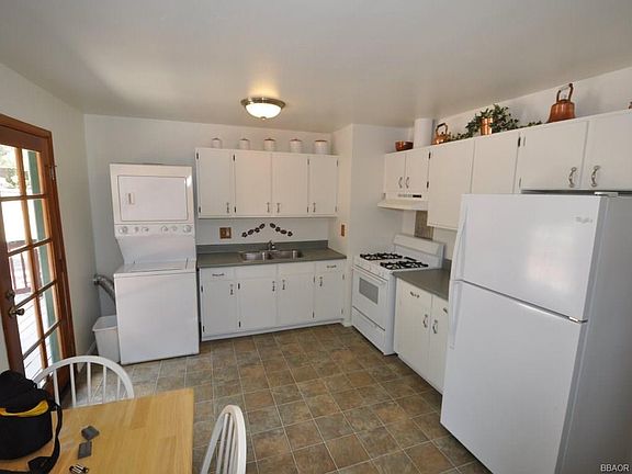 4th image of 395 Oriole Dr