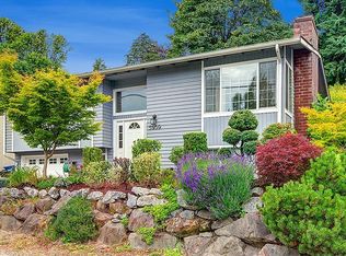 5909 32nd Ave S, Seattle, WA 98118