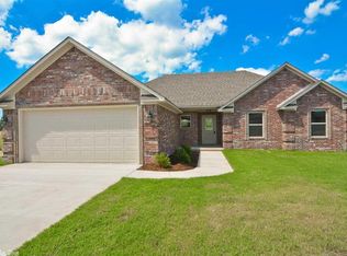 1104 Puritan Dr, Jacksonville, AR 72076