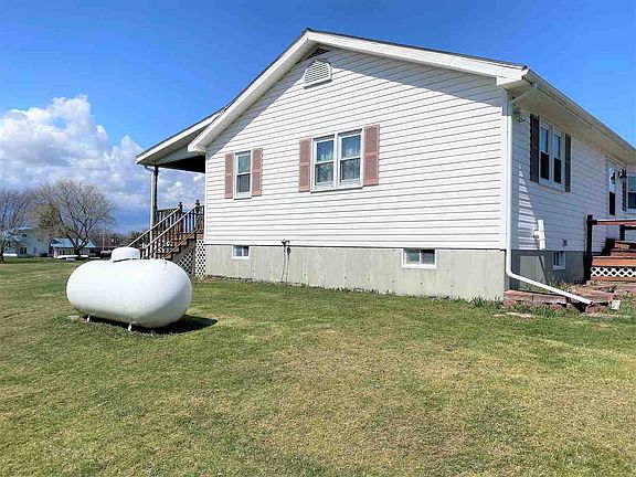 3rd image of 24 Laboda Ln
