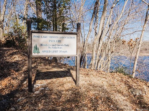 4th image of 44 Pine Lake Dr