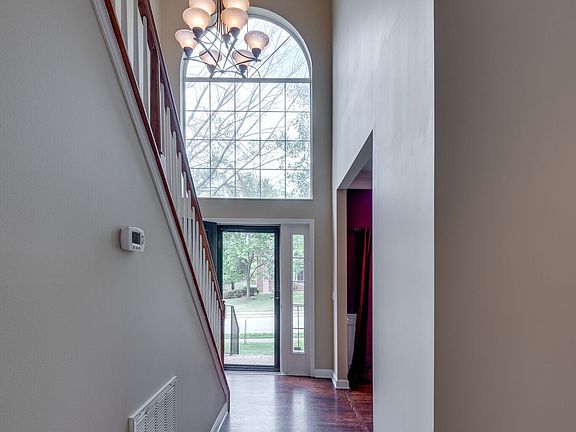 4th image of 616 Grange Hill Ct