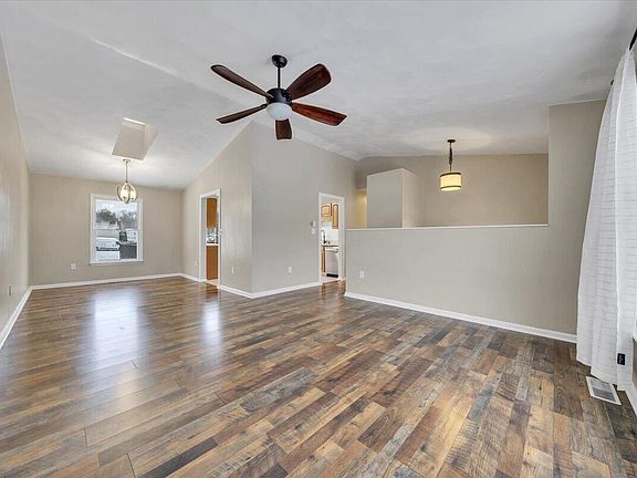 4th image of 3311 Green Ridge Ct