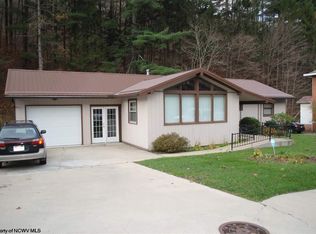 838 S Main St, Philippi, WV 26416