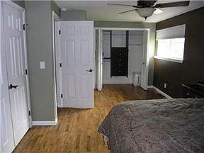 3rd image of 1002 Marshall Dr SE