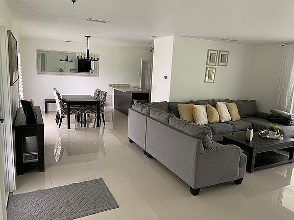 2nd image of 15621 Palmetto Club Dr
