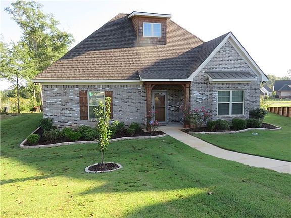 3rd image of 988 Pembroke Pl