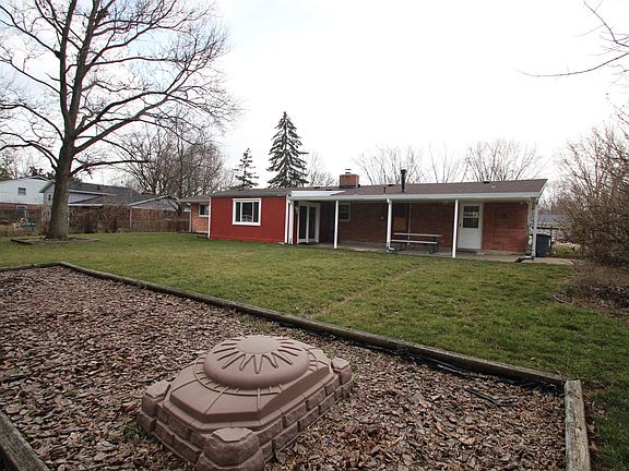 5th image of 2733 Meadow Park Dr