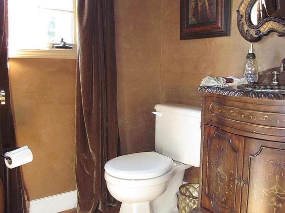 Updated powder room on 1st floor