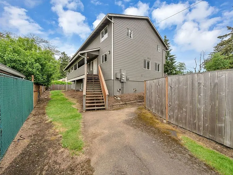 5320 SE 122nd Ave — Photo 9