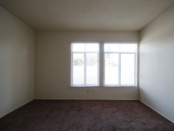 2nd image of 831 N El Molino Ave #8