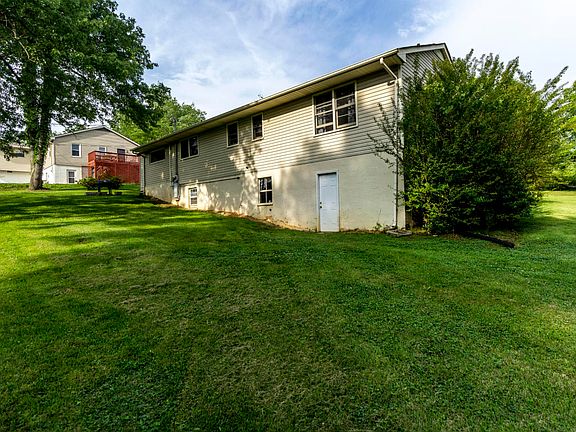 3rd image of 4413 Tynemouth Dr