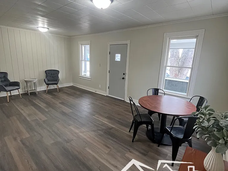 904 W 8th Ave — Photo 5