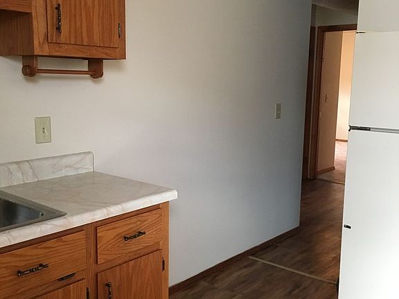 4th image of 222 W College St #B