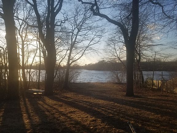 4th image of 10 Lake Shore Blvd
