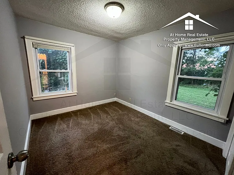 1223 Grand St — Photo 16