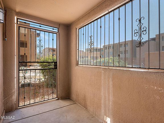 3rd image of 1801 E Blacklidge Dr #Drive108
