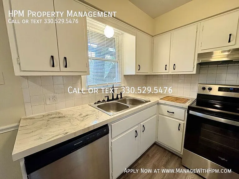 3741 Woodford Ave NW #4 — Photo 8