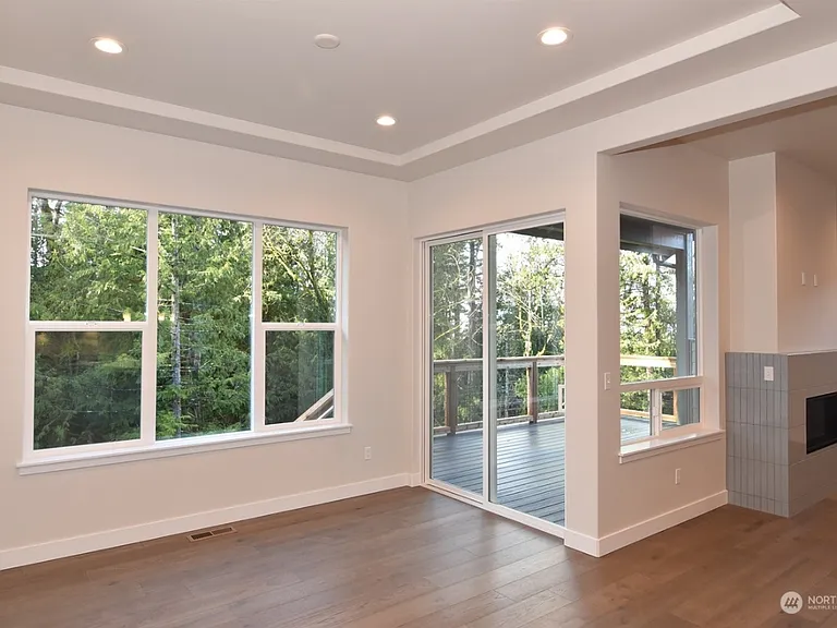 1129 Brookstone Dr — Photo 12