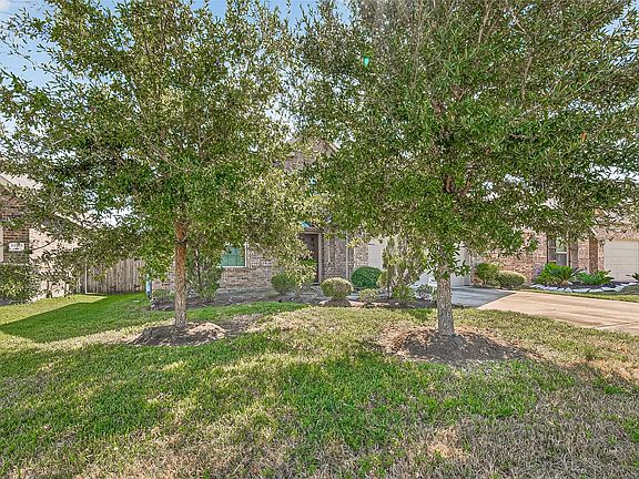 2nd image of 19707 Lakeside Pointe Ct