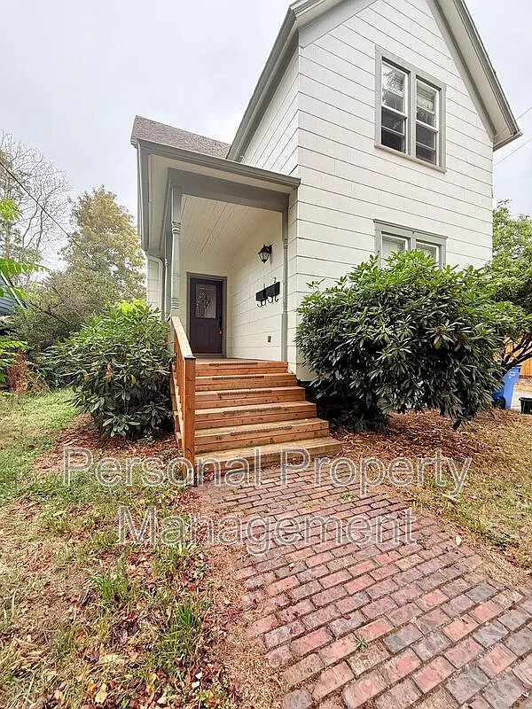 2 bed, 1.0 bath, 954 sqft, $1,995 — Photo 1