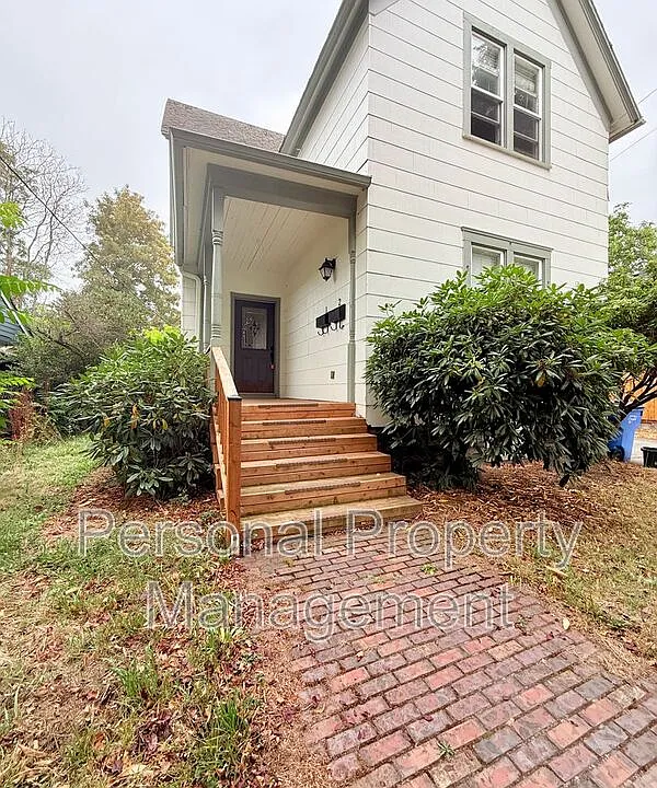 409 W McLoughlin Blvd #1