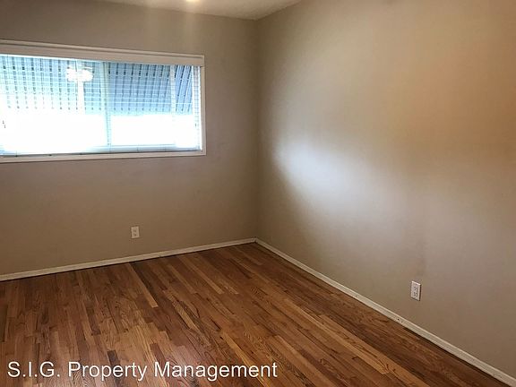 5th image of 2304 W Oak St APT H