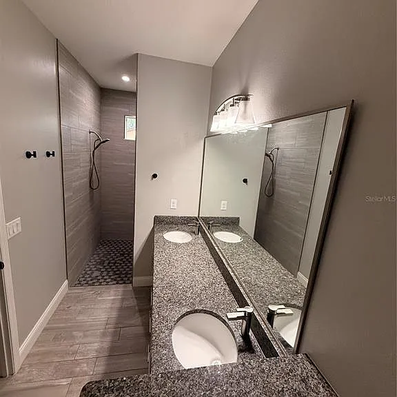 20627 Majestic St — Photo 10