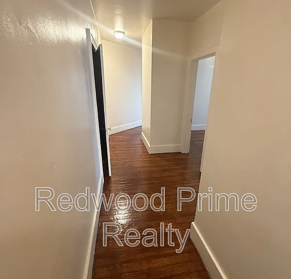 110 Lloyd St #5 — Photo 10