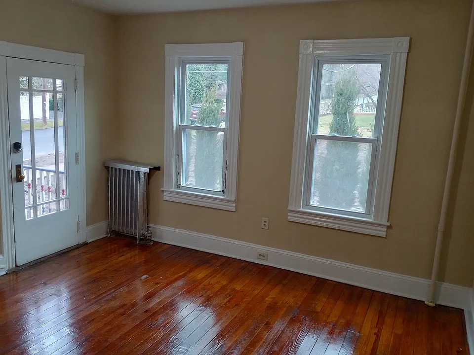 1112 Delaware St #1