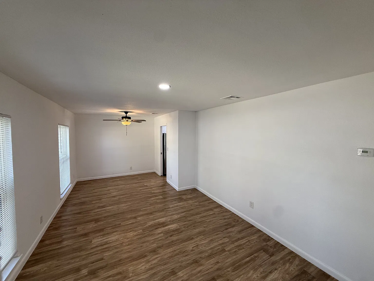 3 bed, 1954 sqft, $2,000 — Photo 2