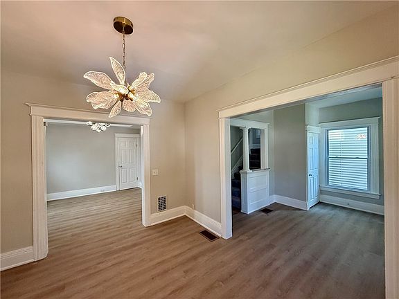 3rd image of 171 Cedarwood Ter