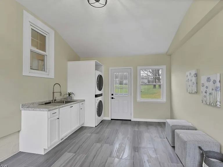 33381 Detroit Rd — Photo 14
