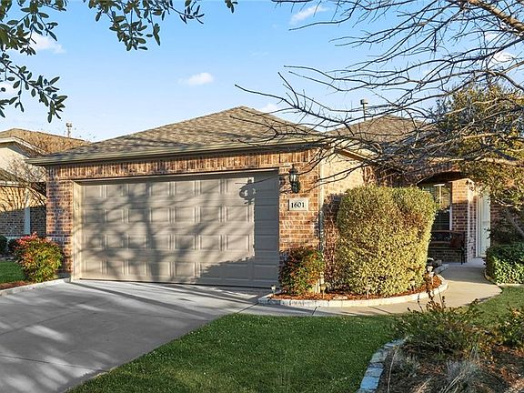 2nd image of 1601 Antelope Hills Dr