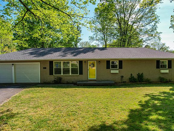 2nd image of 355 Mohawk Dr NW