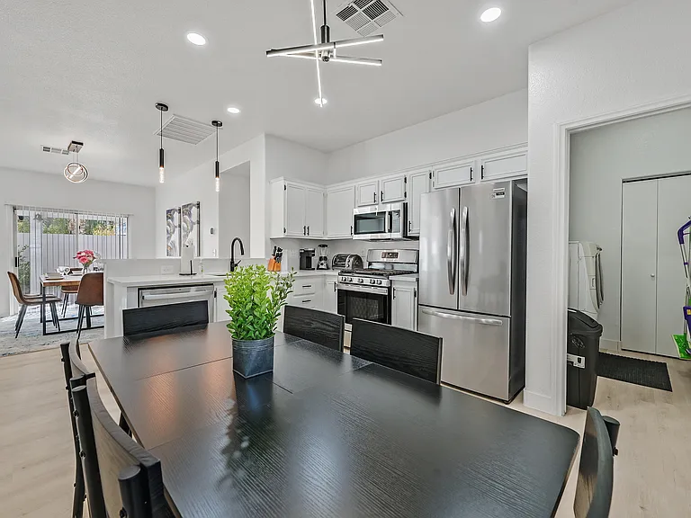 9825 Garamound Ave — Photo 13