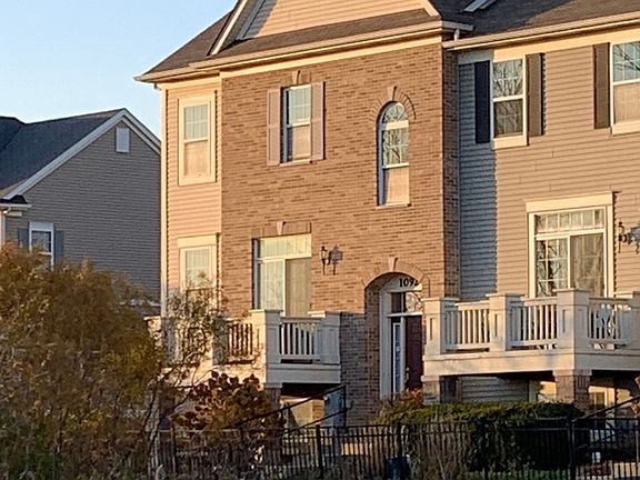 2nd image of 1092 Luxembourg Ct #1092