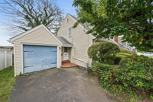 3rd image of 33 French Ave