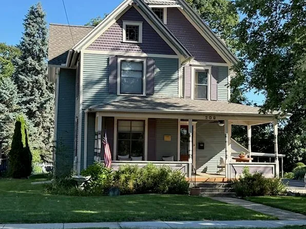 209 E Shawnee St, Tecumseh, MI 49286