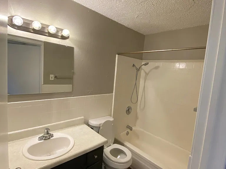 Vista Flats — Photo 9