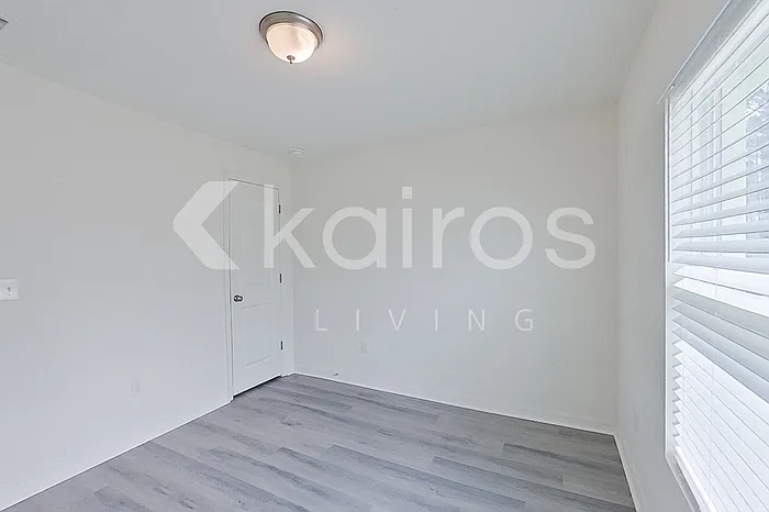 1128 Hayes Ave S — Photo 8