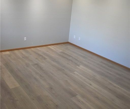 3rd image of 101 Irongate Dr