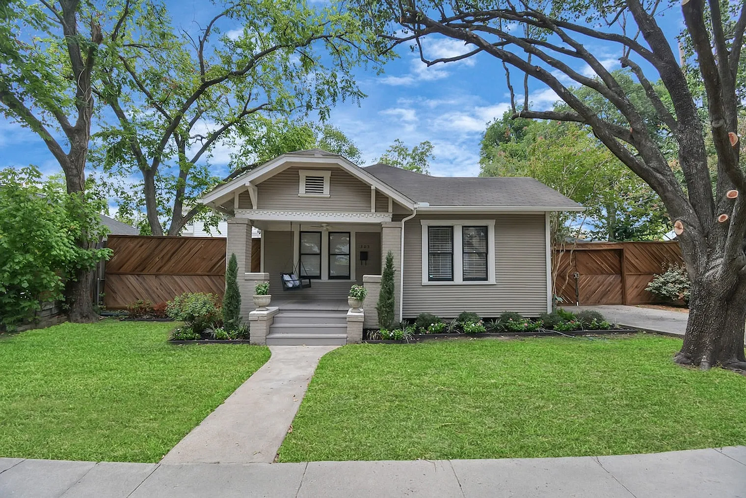 2 bed, 1.0 bath, 947 sqft, $3,880 — Photo 3