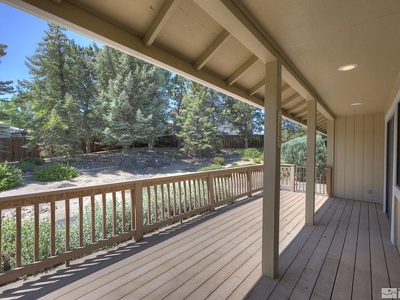 5th image of 120 Parkhill Dr